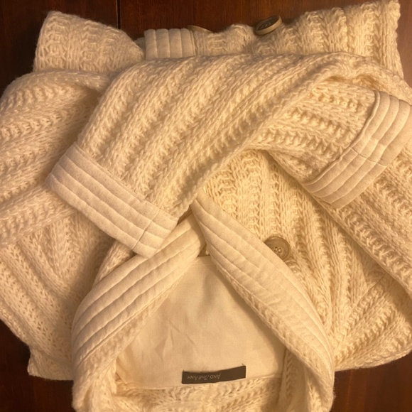 Andy the Anh long cream sweater/coat - Picture 2 of 2